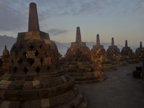 1300358
